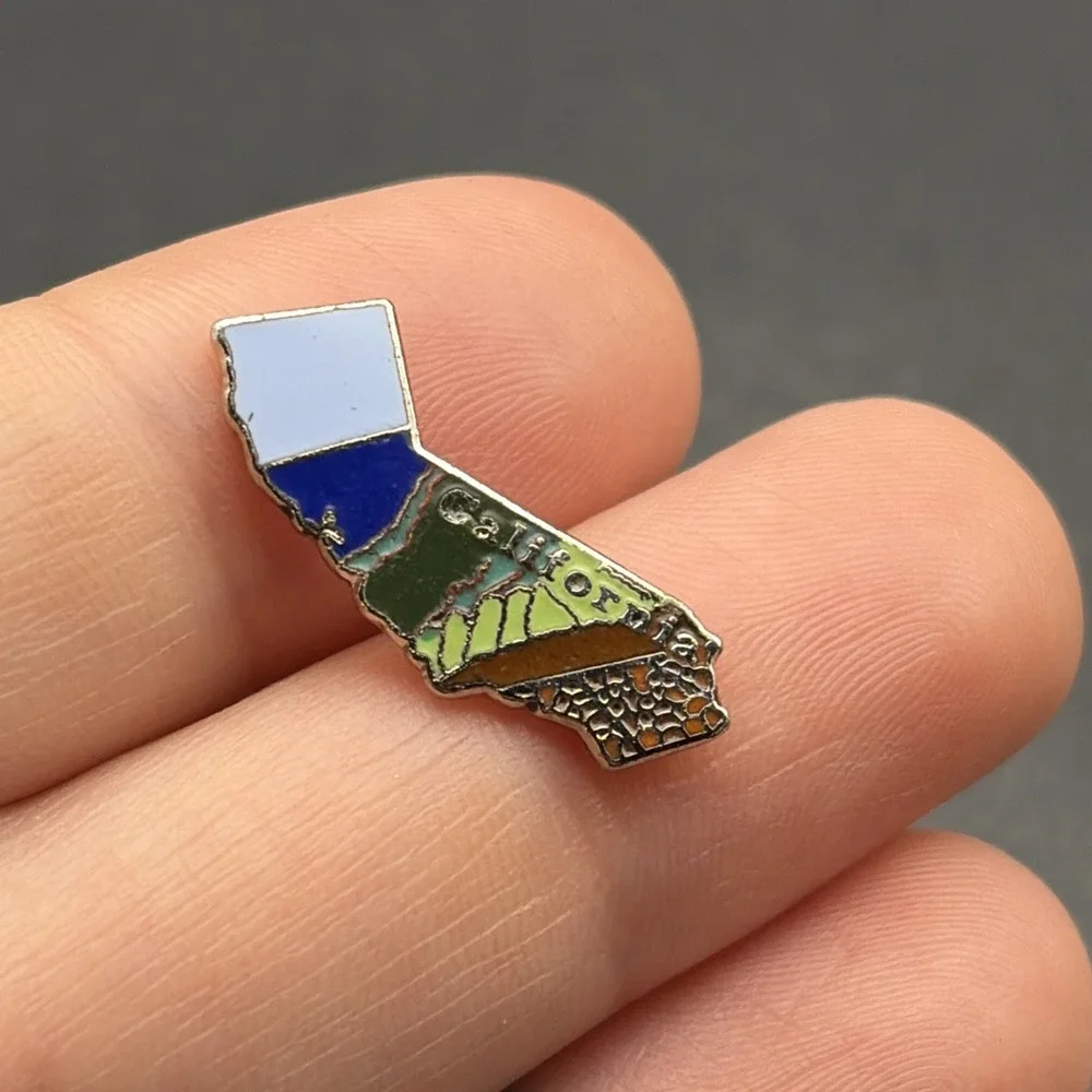 California State Outline United States Of America Lapel Hat Pin